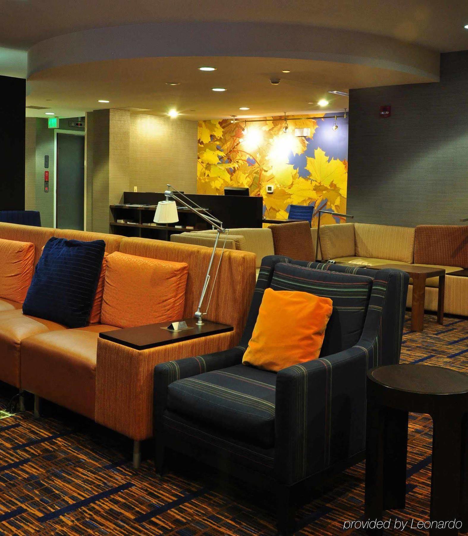 Courtyard By Marriott Kingston Hotel Екстериор снимка