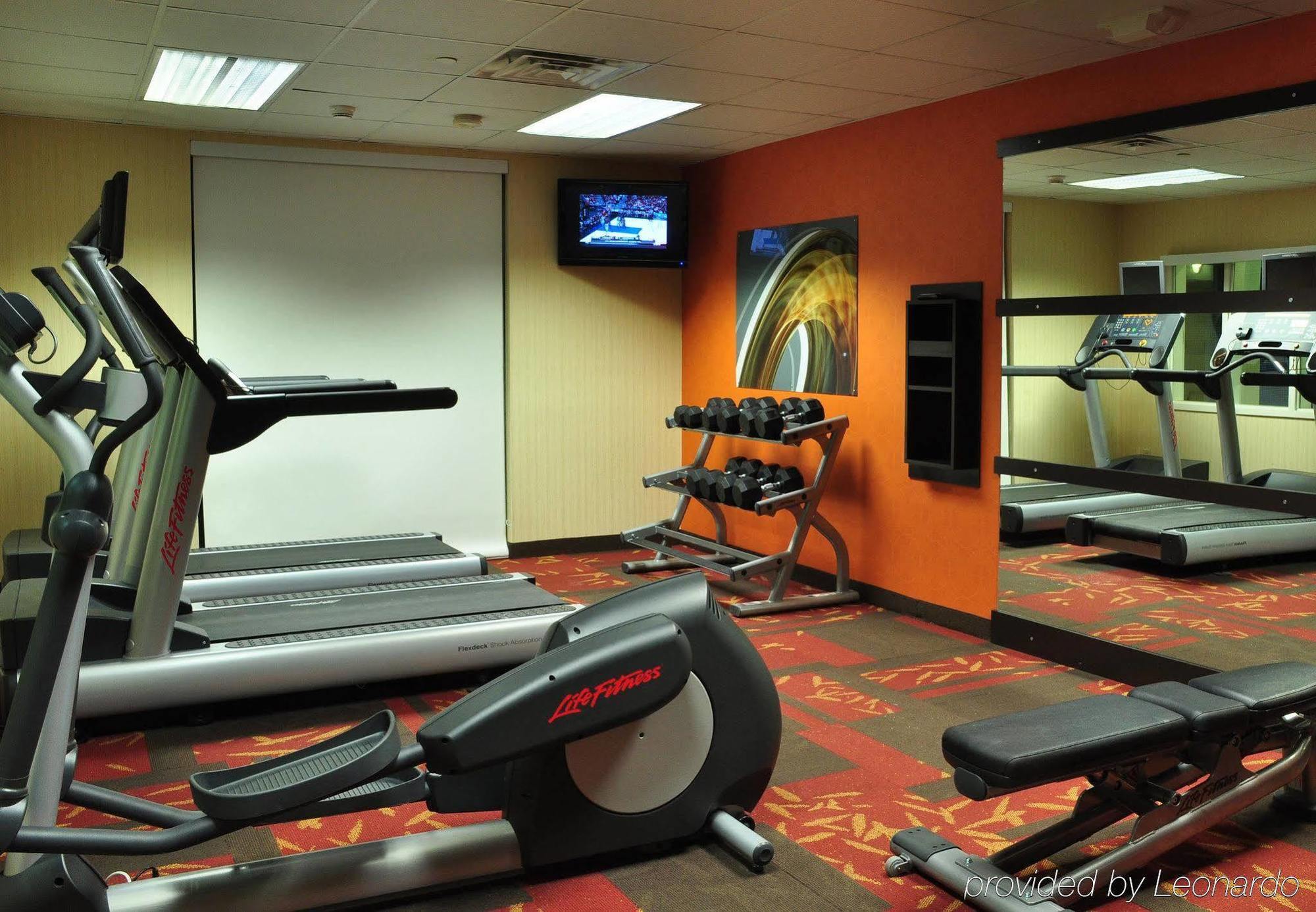 Courtyard By Marriott Kingston Hotel Екстериор снимка