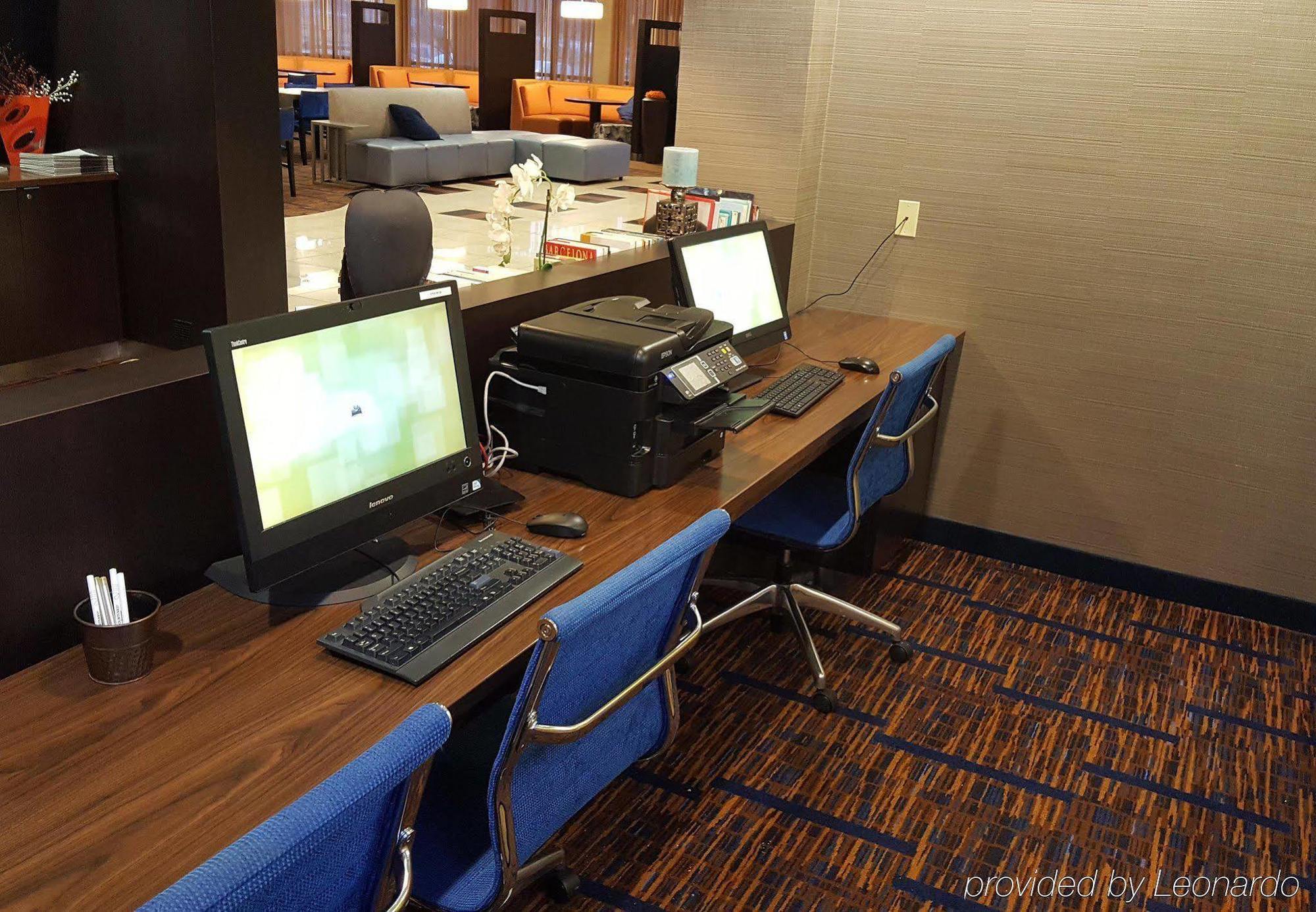Courtyard By Marriott Kingston Hotel Екстериор снимка