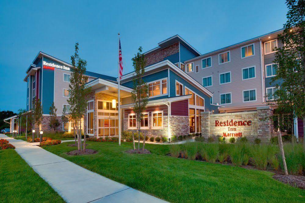 Courtyard By Marriott Kingston Hotel Екстериор снимка